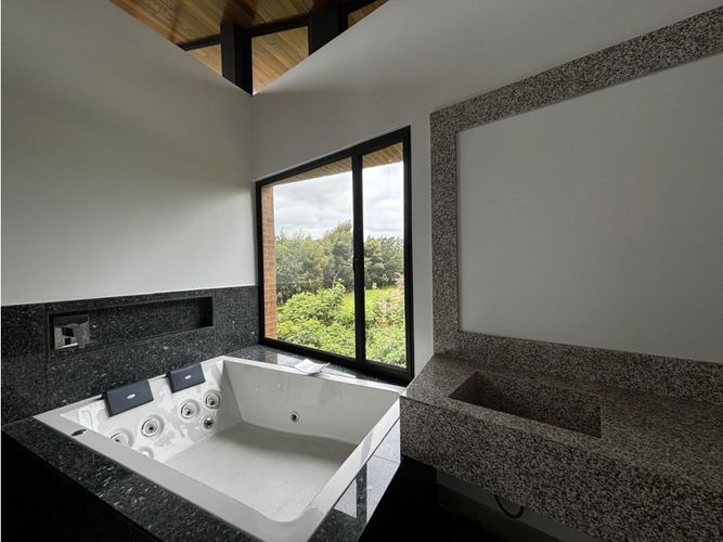Casa de 4 alcobas en venta en Aposentos, Sopó, 400 m² · foto 13 de 24