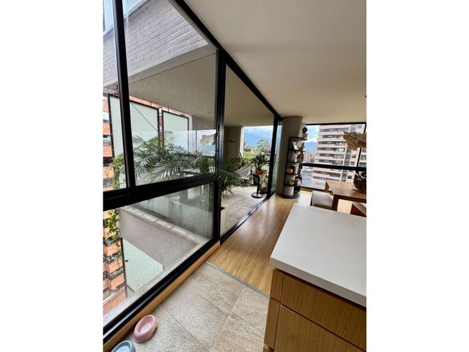 Apartamento de 3 alcobas en venta en San Lucas, Medellín, 216 m² · foto 2 de 21