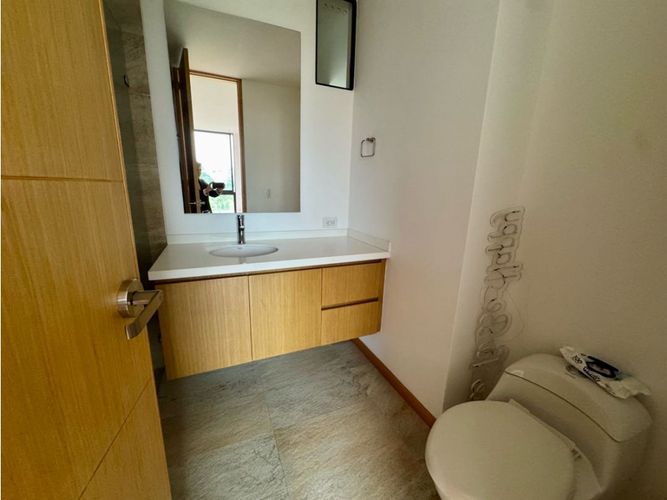 Apartamento de 3 alcobas en venta en San Lucas, Medellín, 216 m² · foto 9 de 21