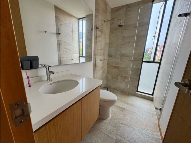 Apartamento de 3 alcobas en venta en San Lucas, Medellín, 216 m² · foto 11 de 21