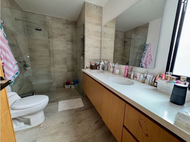 Apartamento de 3 alcobas en venta en San Lucas, Medellín, 216 m² · foto 14 de 21