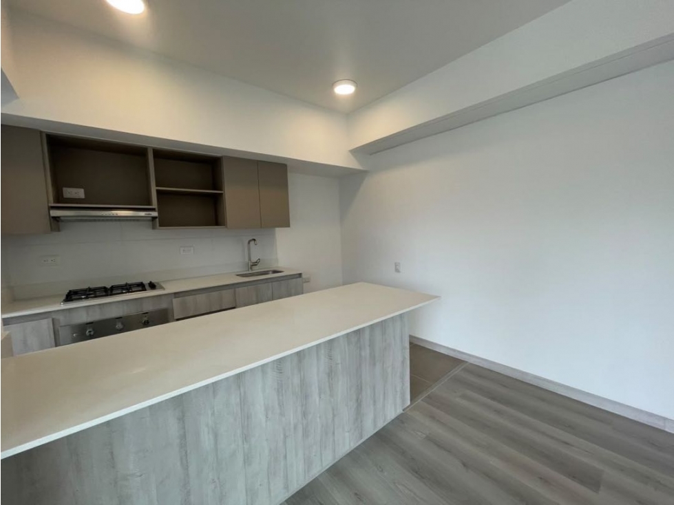 Apartamento en arriendo en Ciudad Del Río, Medellín · foto 3 de 21