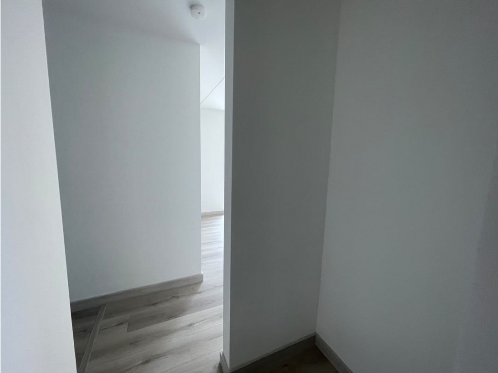 Apartamento en arriendo en Ciudad Del Río, Medellín · foto 4 de 21