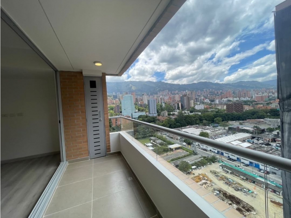Apartamento en arriendo en Ciudad Del Río, Medellín · foto 5 de 21