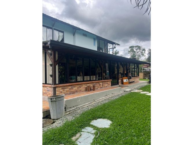 Casa de 3 alcobas en venta en La Julia, Armenia, 257 m² · foto 17 de 24