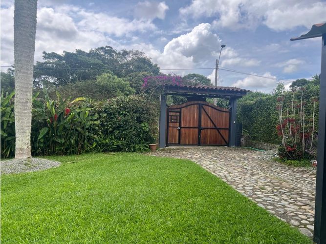 Casa de 3 alcobas en venta en La Julia, Armenia, 257 m² · foto 19 de 24