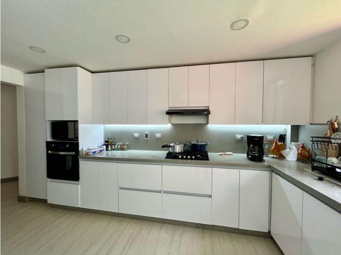 Casa de 4 alcobas en venta en La Visitación, Medellín, 250 m² · foto 8 de 24