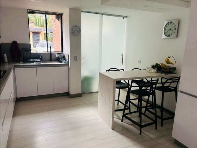 Casa de 4 alcobas en venta en La Visitación, Medellín, 250 m² · foto 9 de 24