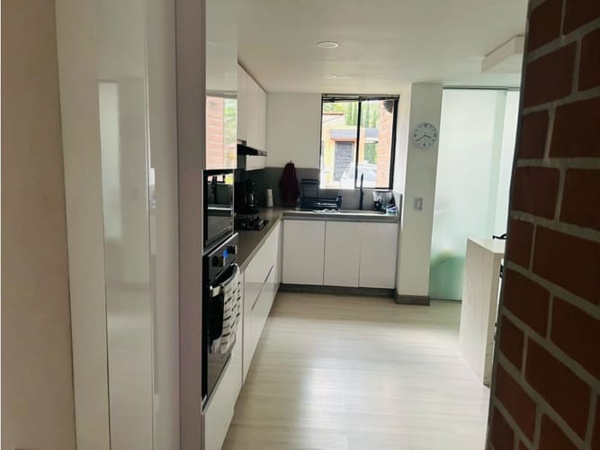 Casa de 4 alcobas en venta en La Visitación, Medellín, 250 m² · foto 10 de 24