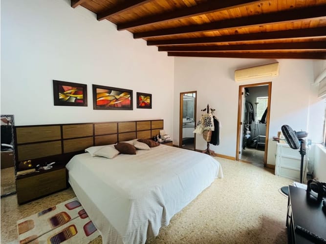 Casa de 4 alcobas en venta en La Visitación, Medellín, 250 m² · foto 12 de 24