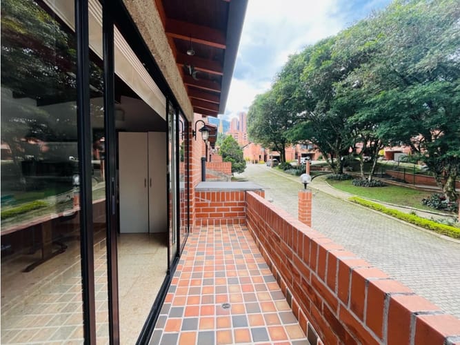 Casa de 4 alcobas en venta en La Visitación, Medellín, 250 m² · foto 19 de 24