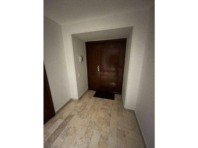 Apartamento de 3 alcobas en venta en Los Rosales, Bogotá, 252 m² · foto 2 de 20