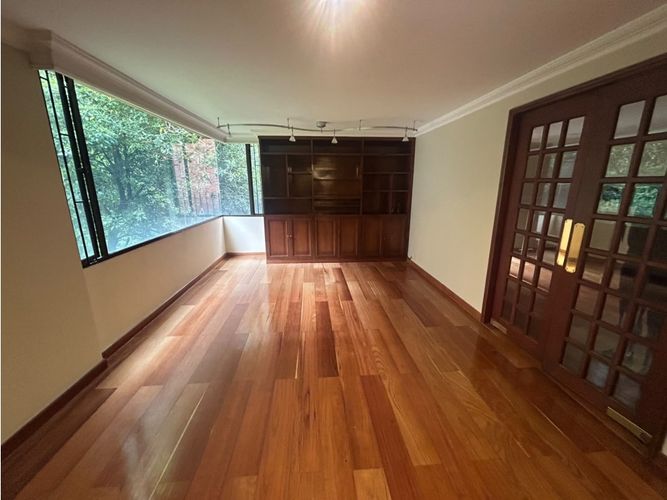 Apartamento de 3 alcobas en venta en Los Rosales, Bogotá, 252 m² · foto 5 de 20