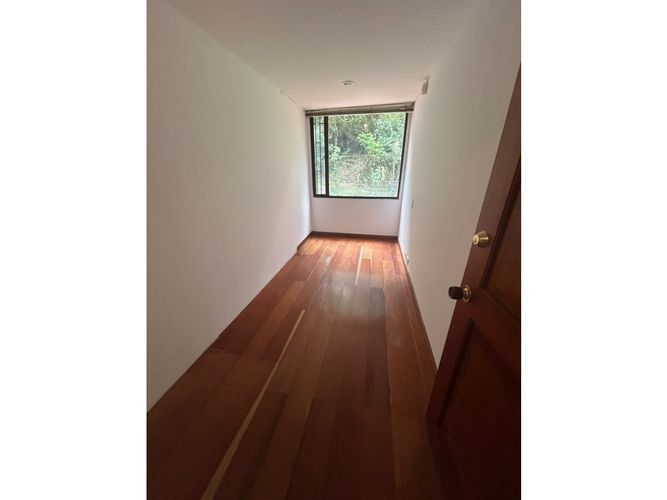 Apartamento de 3 alcobas en venta en Los Rosales, Bogotá, 252 m² · foto 15 de 20