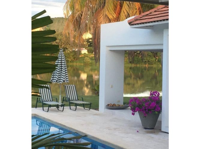 Casa de 4 alcobas en venta en Las Palmas, Ricaurte, 307 m² · foto 14 de 17