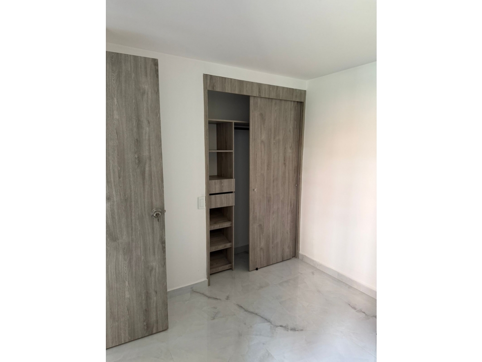 Apartamento en venta en Loma Del Indio, Medellín · foto 7 de 10