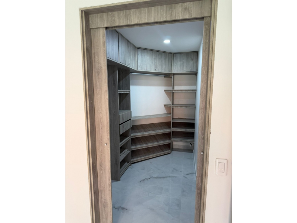 Apartamento en venta en Loma Del Indio, Medellín · foto 8 de 10