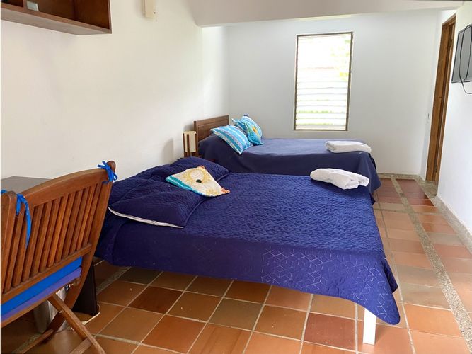 Casa de 4 alcobas en venta en Ricaurte, 300 m² · foto 10 de 10