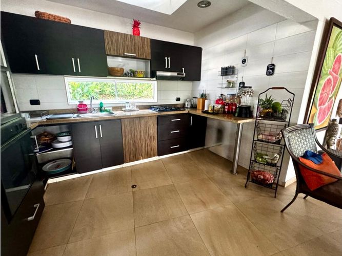 Casa de 4 alcobas en venta en Ricaurte, 1025 m² · foto 6 de 10