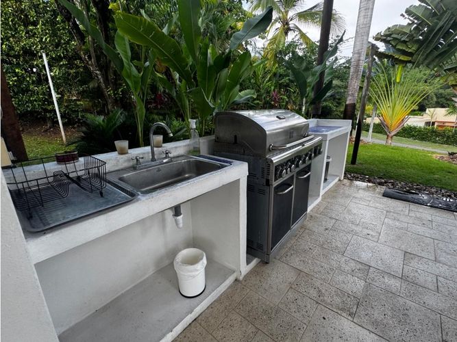 Casa de 4 alcobas en venta en Ricaurte, 1025 m² · foto 9 de 10