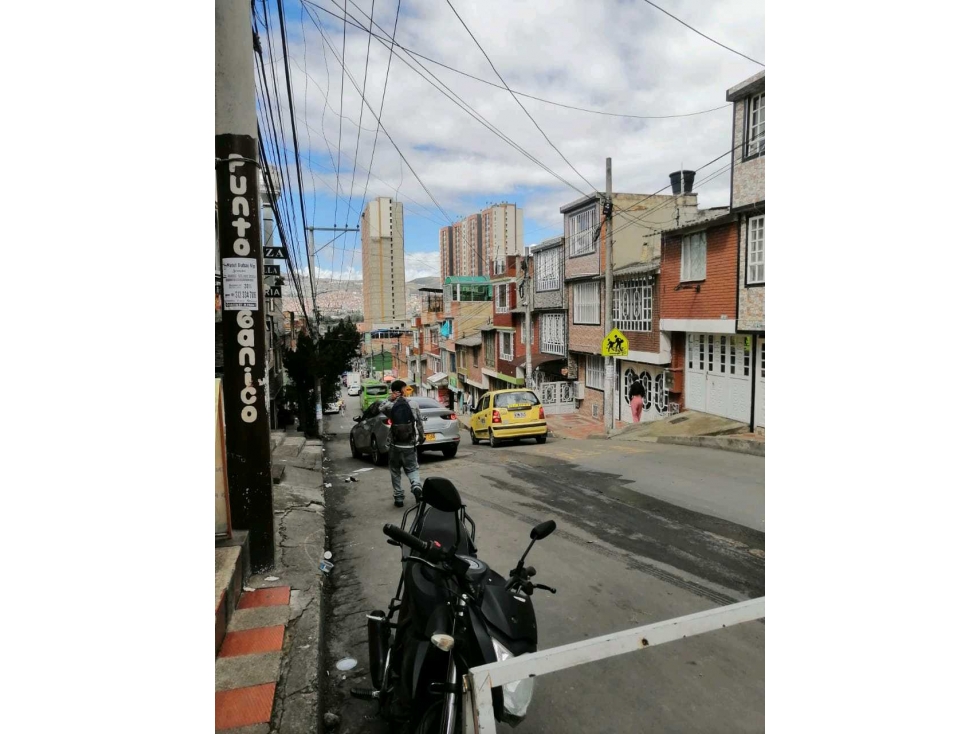 Casa en venta en Tunjuelito, Bogotá · foto 3 de 15