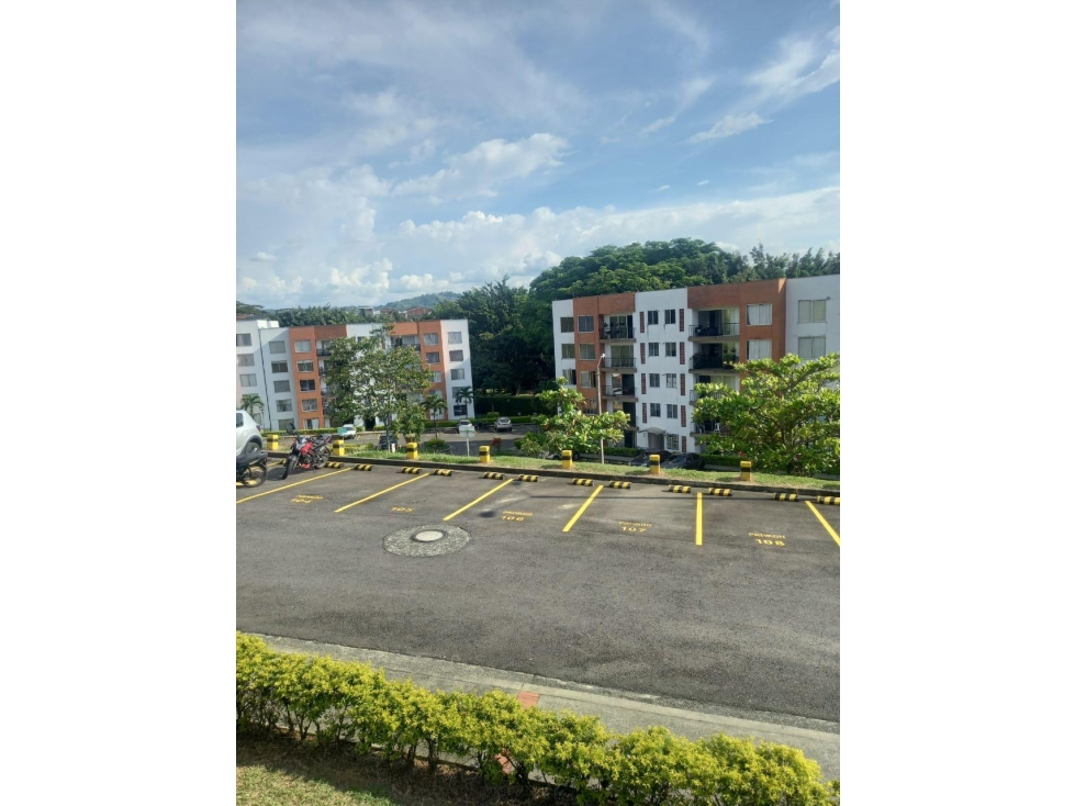 Apartamento en venta en Senderos De Unicentro, Pereira · foto 2 de 17