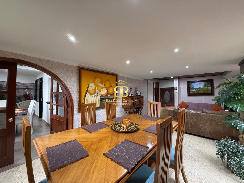 Casa en venta en San Jose De Bavaria, Bogotá · foto 2 de 24