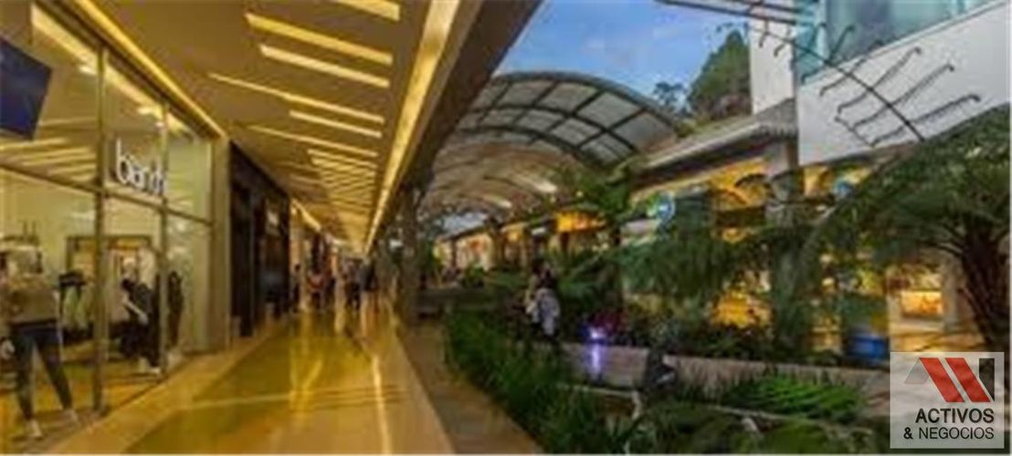 Local en venta en El Poblado, Medellín, 68 m² · foto 2 de 4