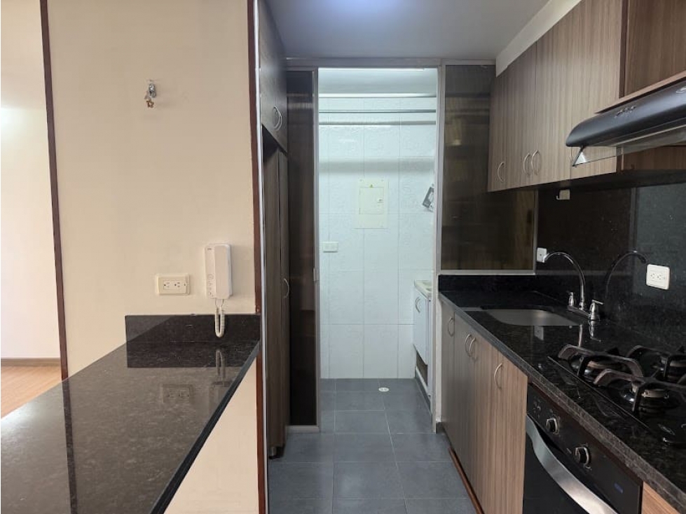 Apartamento en venta en Castilla, Bogotá · foto 2 de 24