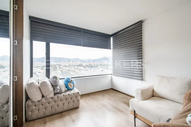 Apartamento de 3 alcobas en venta en Cerros De Niza, Bogotá, 153 m² · foto 18 de 23