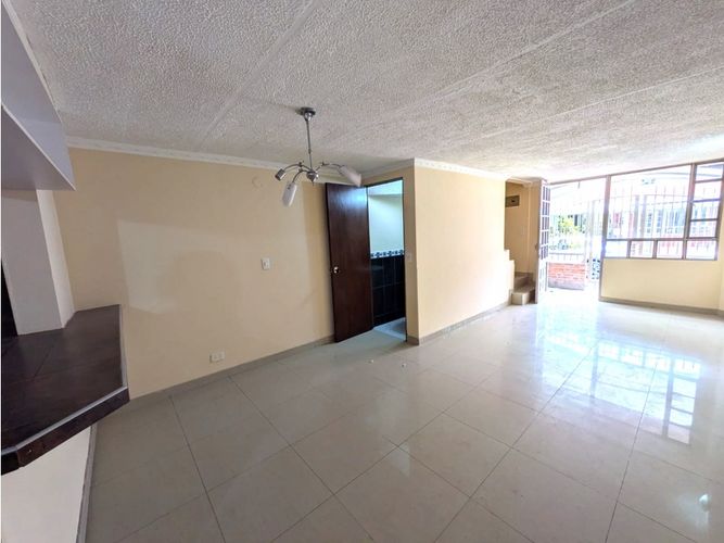 Casa en venta en La Lorena, Chía · foto 3 de 17