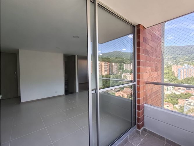 Apartamento de 2 alcobas en venta en Las Antillas, Envigado, 67 m² · foto 2 de 15