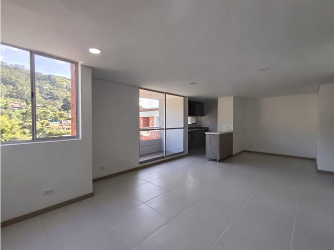 Apartamento de 2 alcobas en venta en Las Antillas, Envigado, 67 m² · foto 5 de 15