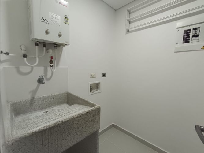 Apartamento de 2 alcobas en venta en Las Antillas, Envigado, 67 m² · foto 13 de 15