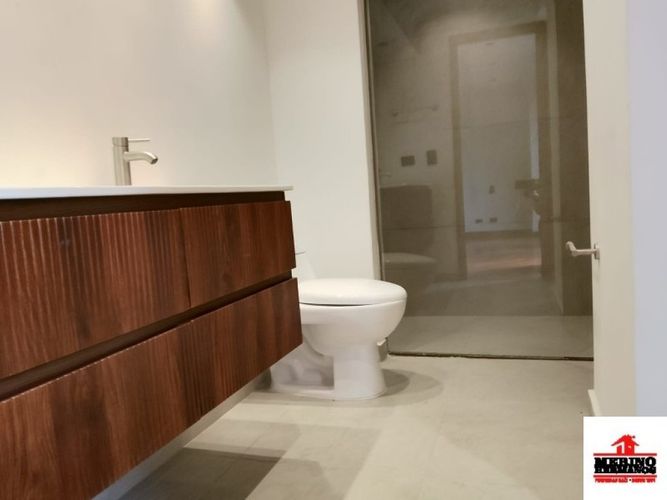 Apartamento de 3 alcobas en arriendo en La Florida, Medellín, 211 m² · foto 22 de 24