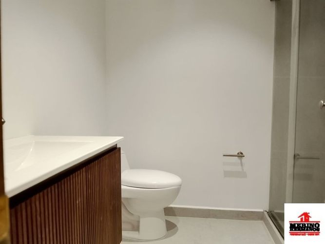 Apartamento de 3 alcobas en arriendo en La Florida, Medellín, 211 m² · foto 23 de 24