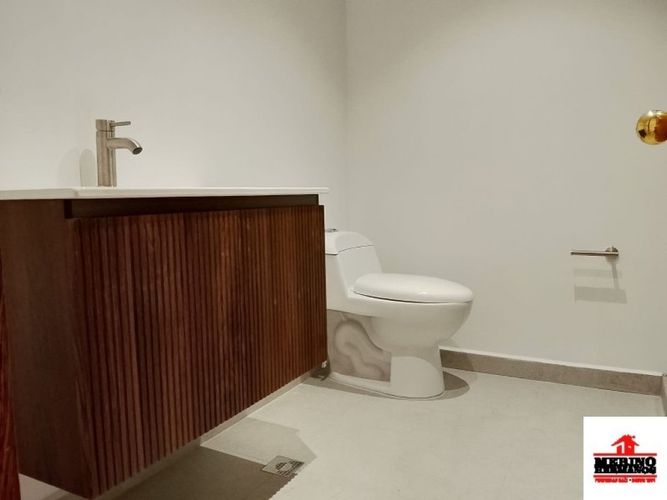 Apartamento de 3 alcobas en arriendo en La Florida, Medellín, 211 m² · foto 24 de 24