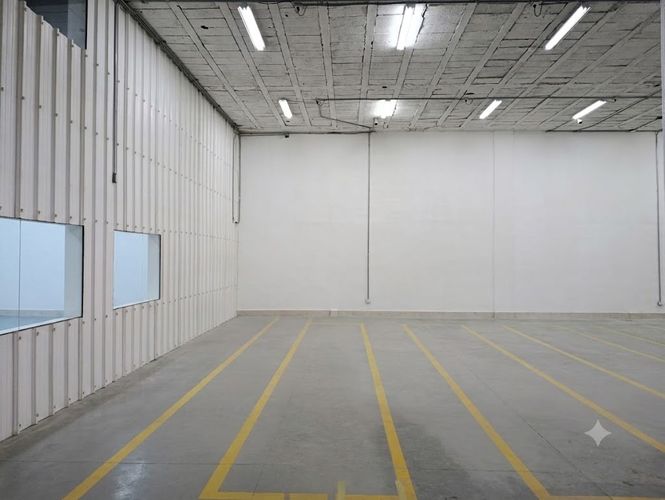 Bodega en arriendo en Santa Elena, Cali, 1100 m² · foto 13 de 18