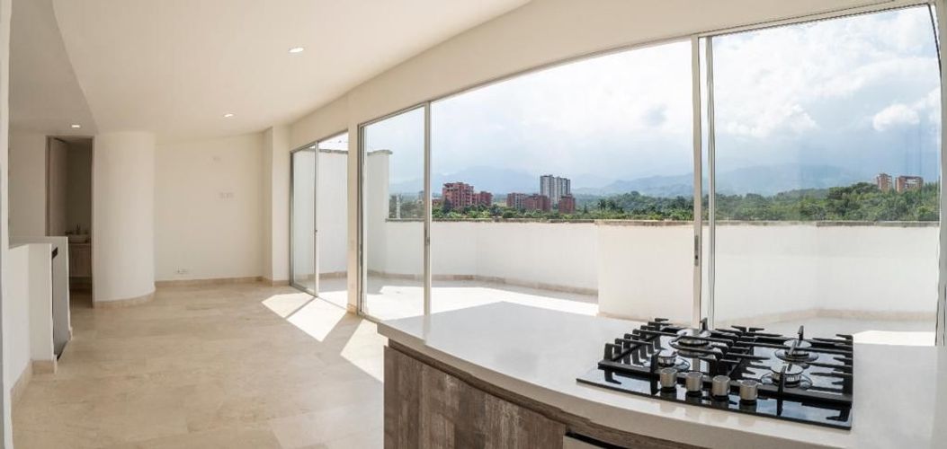 Apartamento en venta en Ciudad Jardin, Cali · foto 2 de 19