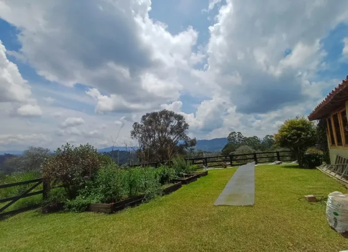 Finca en arriendo en El Higueron, Rionegro, 300 m² · foto 3 de 24