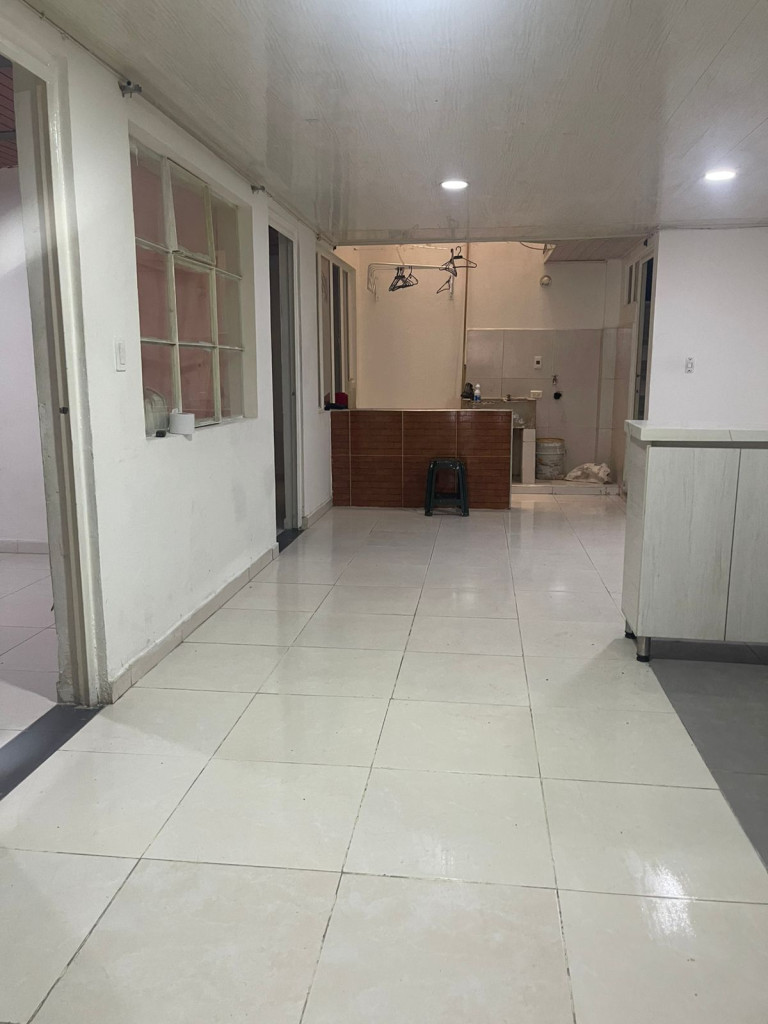 Casa en venta en Alcala, Bogotá · foto 3 de 24