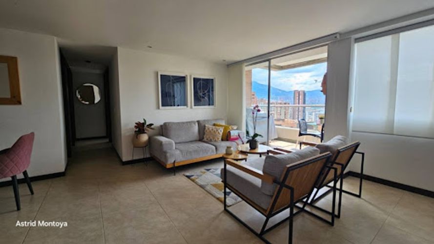 Apartamento de 3 alcobas en venta en Loma De San Jose, Sabaneta, 91 m² · foto 3 de 24