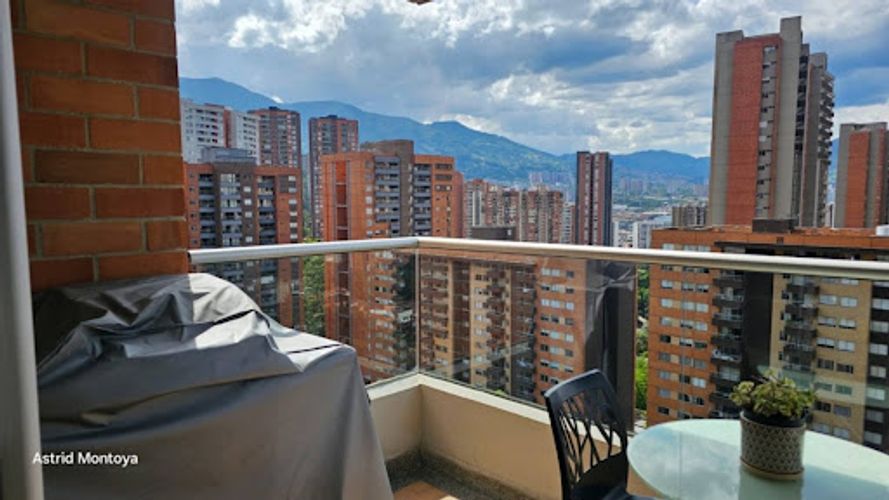 Apartamento de 3 alcobas en venta en Loma De San Jose, Sabaneta, 91 m² · foto 5 de 24