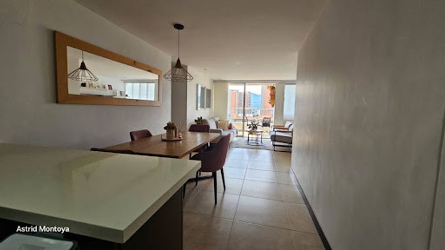 Apartamento de 3 alcobas en venta en Loma De San Jose, Sabaneta, 91 m² · foto 9 de 24