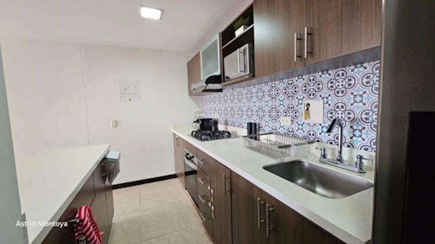 Apartamento de 3 alcobas en venta en Loma De San Jose, Sabaneta, 91 m² · foto 10 de 24