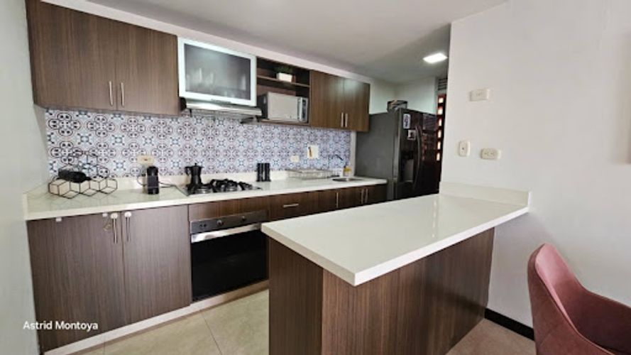 Apartamento de 3 alcobas en venta en Loma De San Jose, Sabaneta, 91 m² · foto 12 de 24
