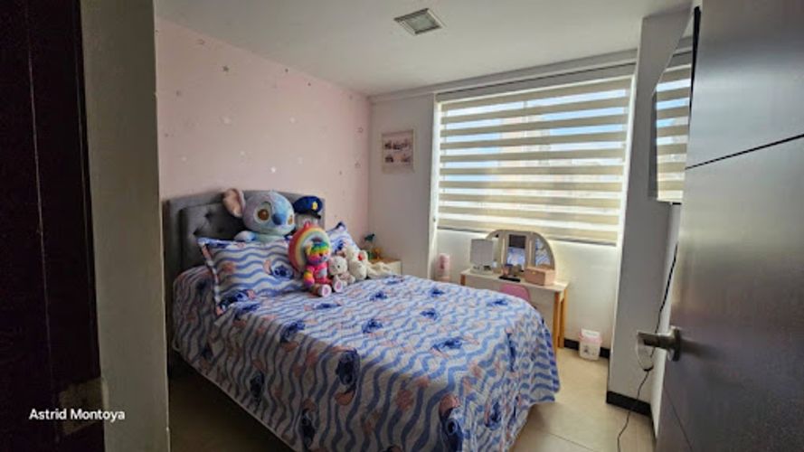 Apartamento de 3 alcobas en venta en Loma De San Jose, Sabaneta, 91 m² · foto 15 de 24
