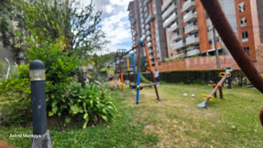 Apartamento de 3 alcobas en venta en Loma De San Jose, Sabaneta, 91 m² · foto 23 de 24