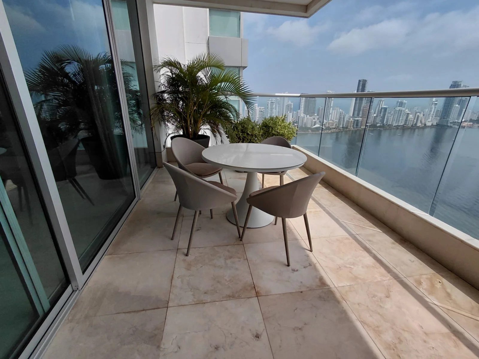 Apartamento en venta en Castillogrande, Cartagena · foto 2 de 16