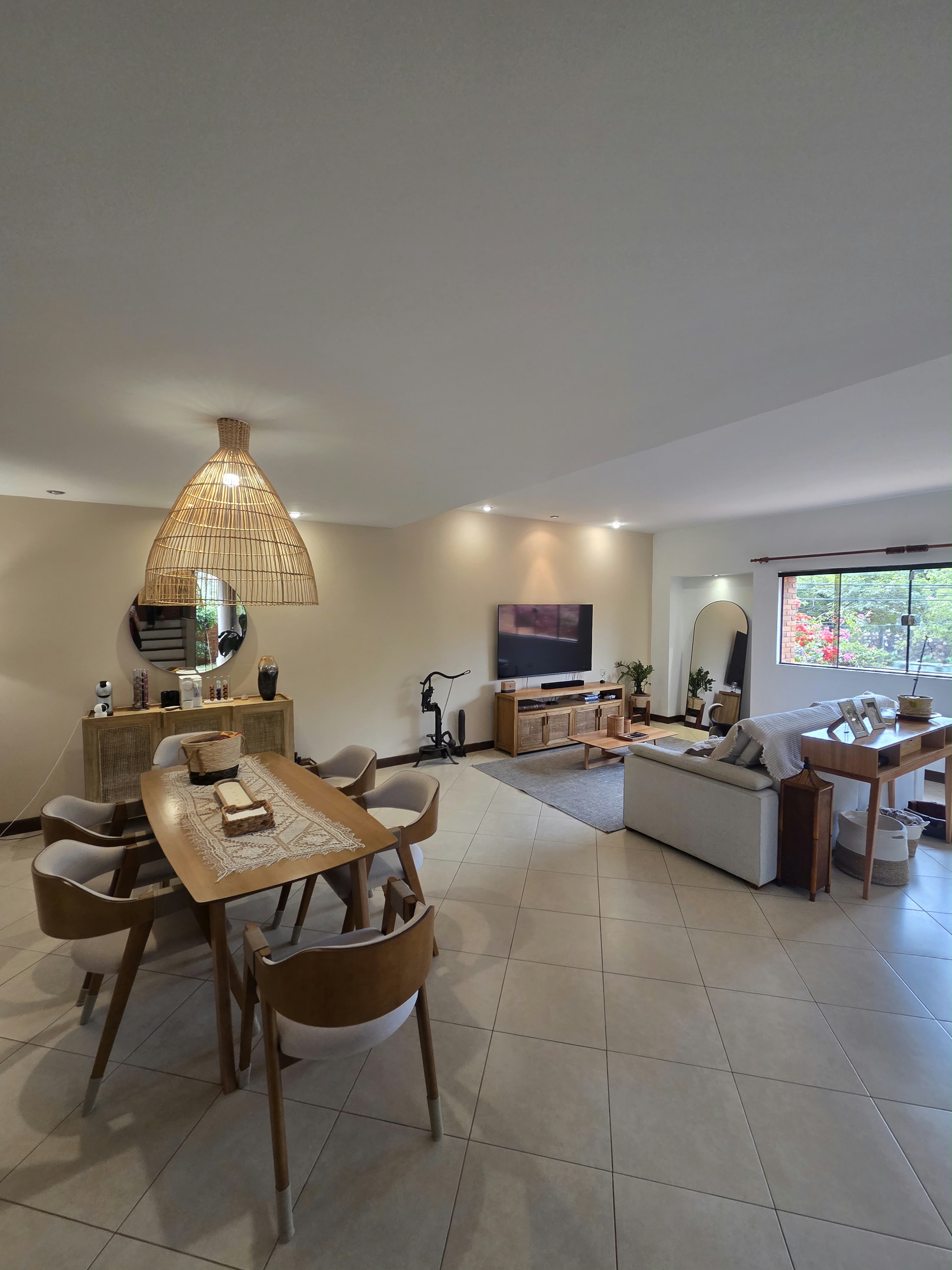 Alquilo & Vendo - HERMOSA Casa Pareada – Z. Primer Presidente — foto 3
